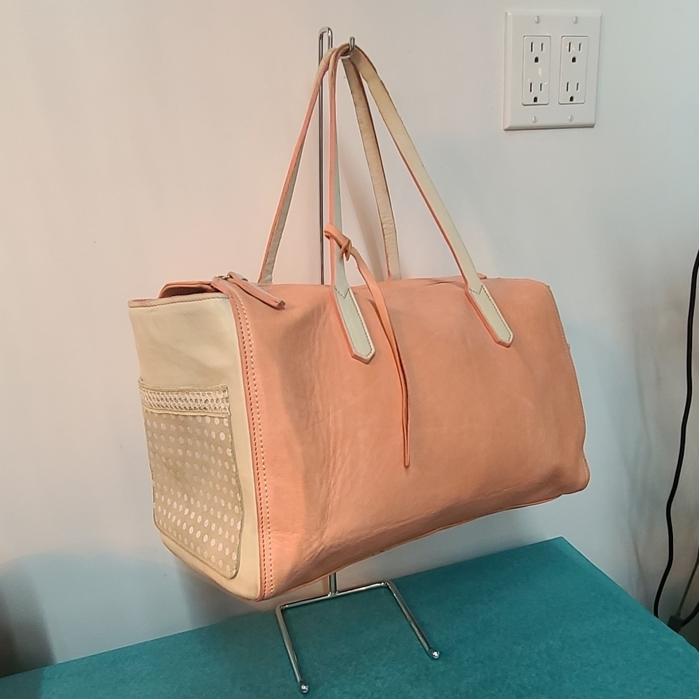 Innué Italy Brand Leather Coral Purse
